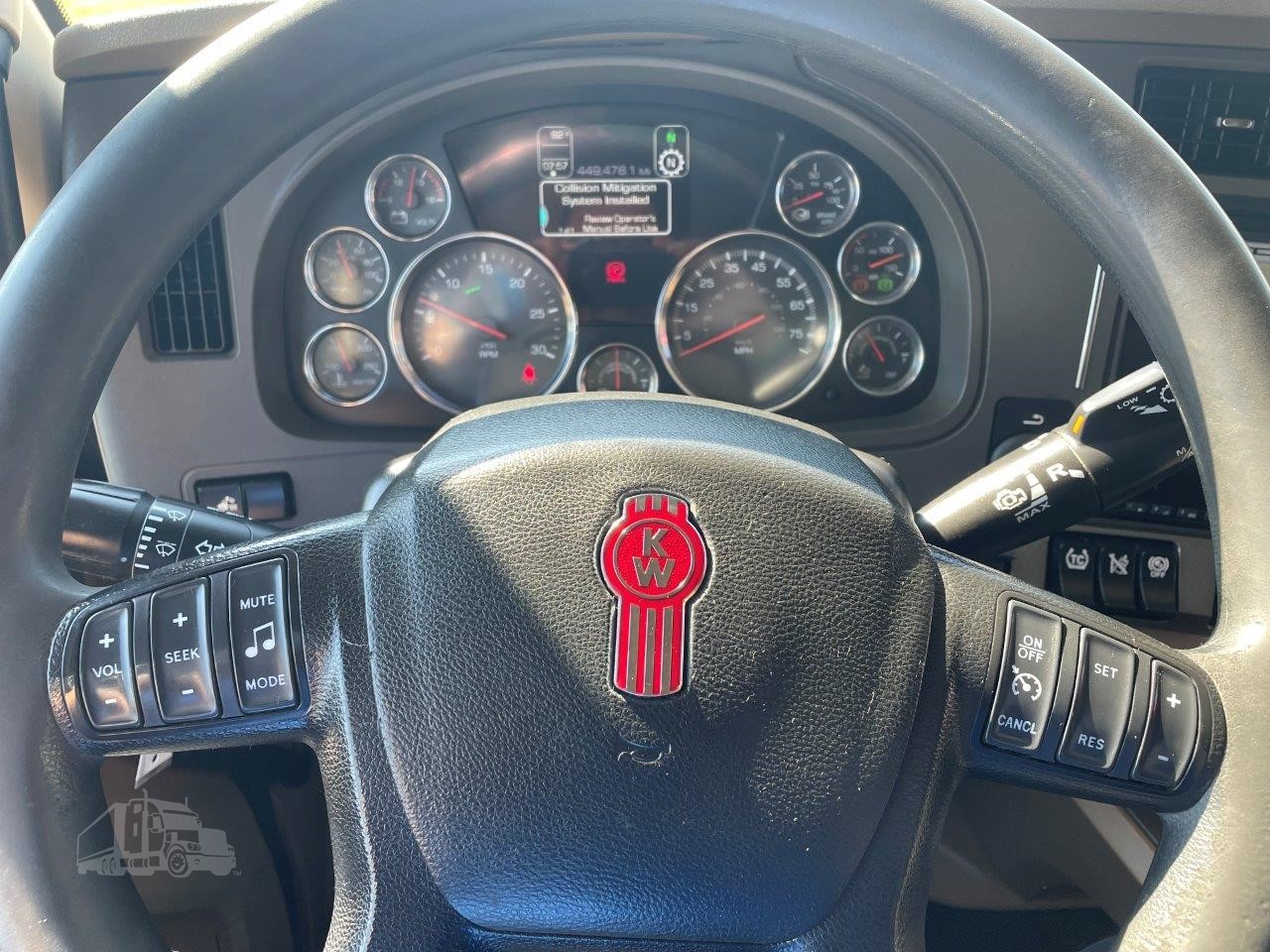 2019 Kenworth T680 - Image 5